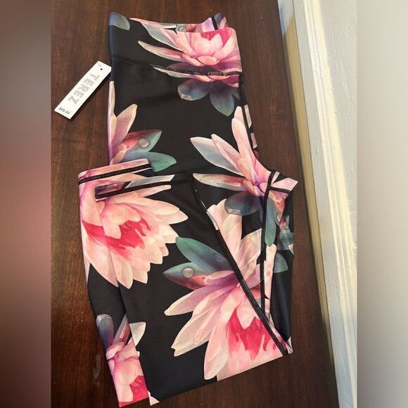 Terez 3 tall band athletic leggings-capri elastic banded high waist size L, NWT - Picture 9 of 9